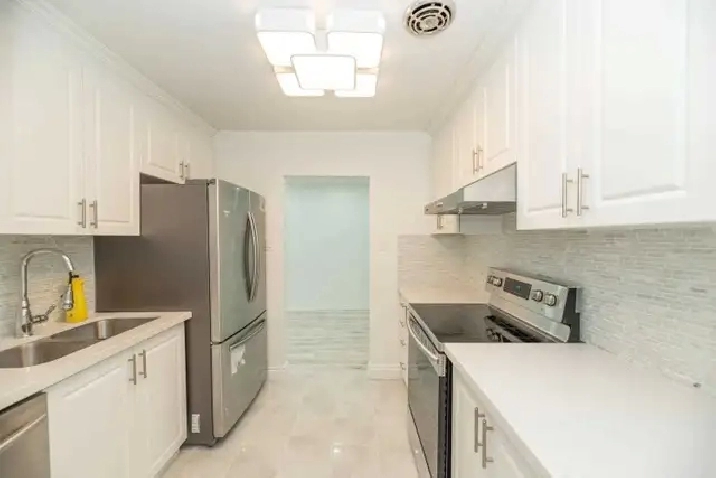 3 beds, 6 parking, Feb 1