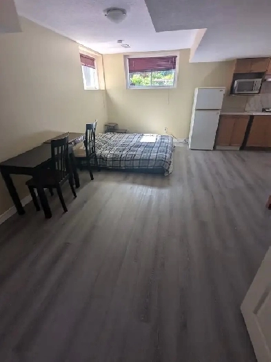 Basement bachelor apartment in Barrhaven, All inclusive.ASAP Image# 5