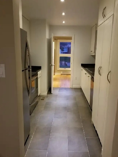 Yonge & Finch, Main floor, 1 Bed   spacious Living Room $1,850 Image# 1