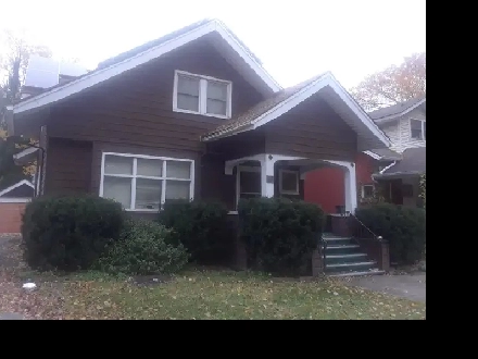 student room for rent-close to university and riverside Image# 1