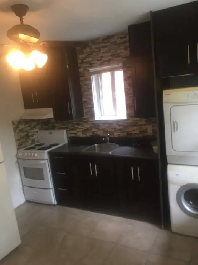 Lasalle: Beau 3 1/2,  1er étage, rénové,4 électrons inclus Image# 8