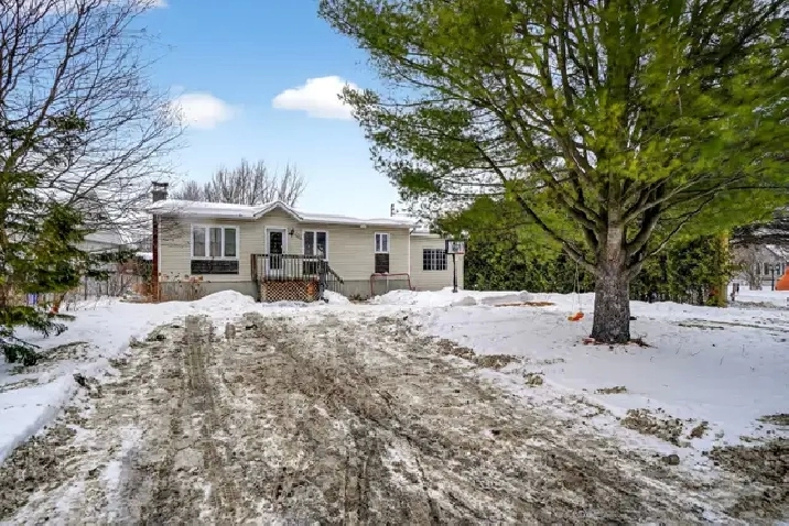 PROPRIÉTÉ 5 CAC AVEC TERRAIN 44708 PC ! VENEZ VOIR !