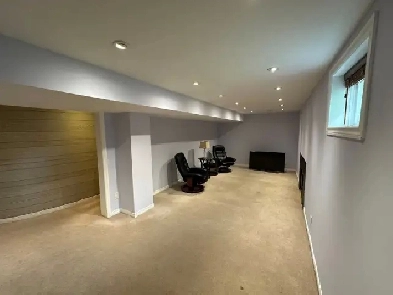 Beautiful 2Bed 2Bath Basement_Separate Entrance Laundary Storage Image# 9