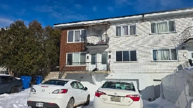 5  1/2  duplex main floor in Brossard 'A' section for rent Image# 1