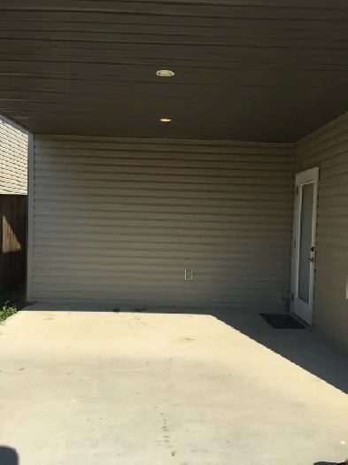 Lethbridge West side house 2 bedrooms suite Image# 1