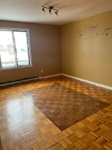 TRES GRAND 4 1/2 à louer à Vimont Laval Image# 2