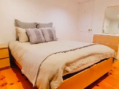 Bloor & Ossington - Downtown Toronto Suite Image# 5