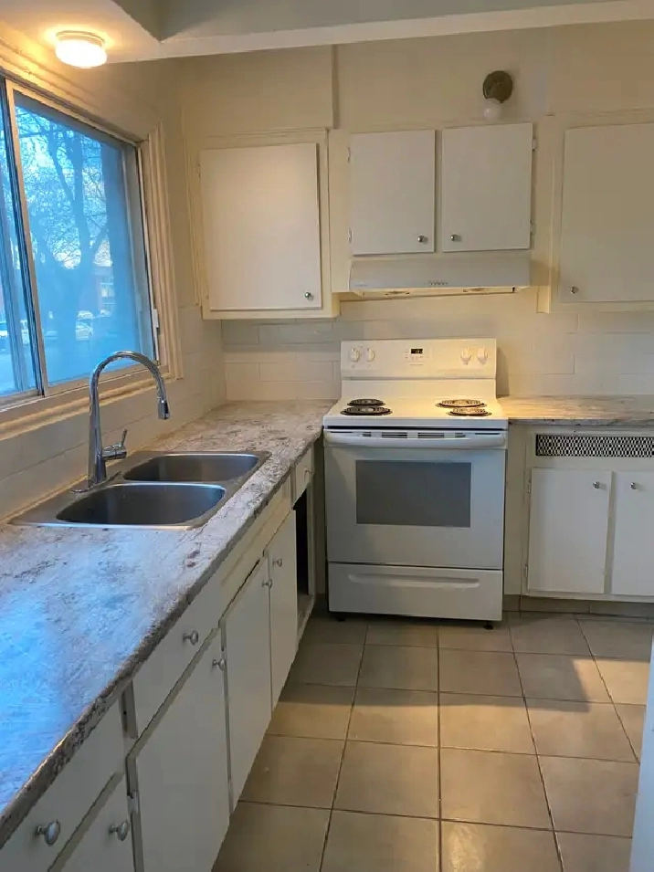 4 1/2 à Dorval pour le mois de mars