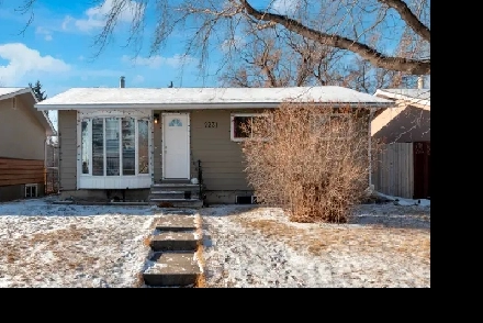 Exceptional Value in Forest Lawn! Image# 8