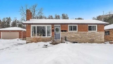 Licensed Duplex or Great Starter Home!