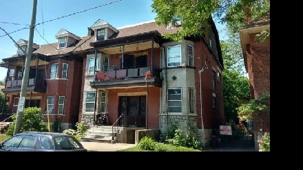 1 Bedroom Sandy Hill Apartment for Rent (92 Blackburn Ave) Image# 1