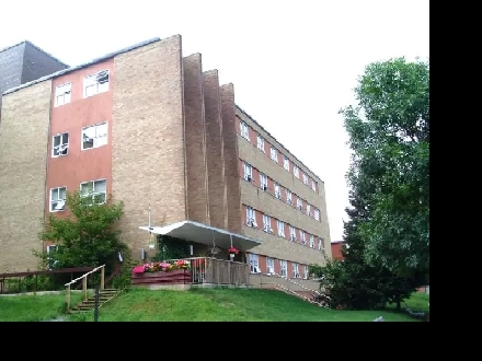 PARRY SOUND: THOMSON HEIGHTS APTS- Bachelor Suite