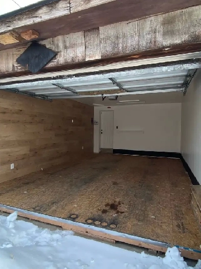 PRIVATE ALLEY ACCESS GARAGE FOR RENT Image# 4