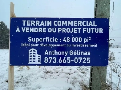 Terrain commercial à vendre