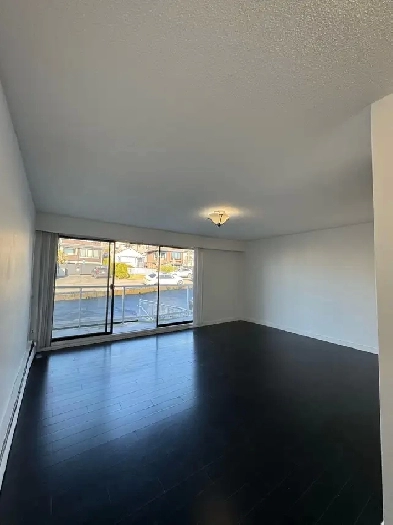 White Rock | Studio | Prime Location Image# 1