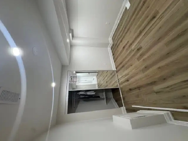 Legal 2 Beds 1 Bath Apartment