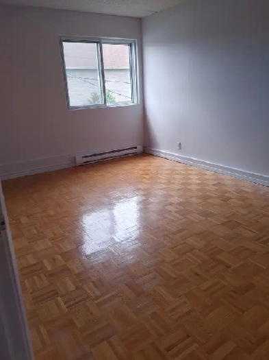 Grand 4 1/2 Image# 1