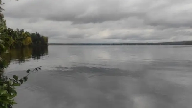 TERRAIN BORD DE L'EAU LAC TAUREAU