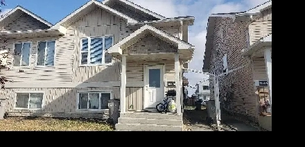 2 Bed 2 Bath Upper Suite in Cobblestone Available Now! Image# 1