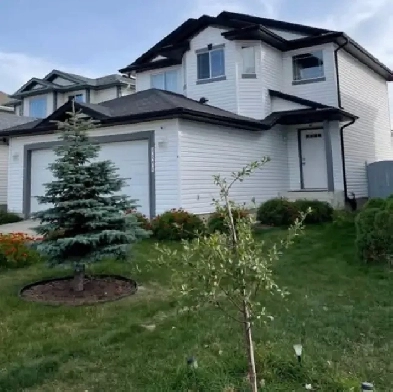 Beautiful 2 story detached house Image# 1