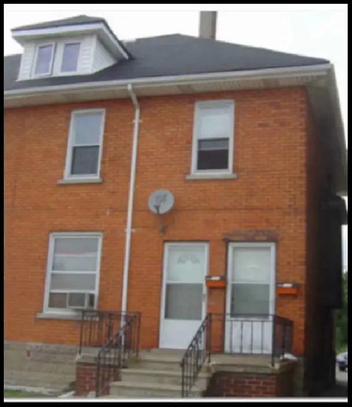 3 BEDROOM- ALL INCLUSIVE … (Students or business professionals)