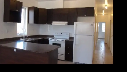 3 Bedrooms apartment for Rent in Downtown Ottawa Image# 1