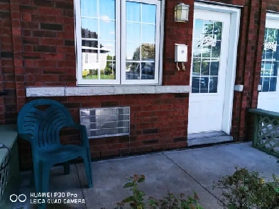 Loft 1 1/2, meublé, rénové et moderne Image# 1