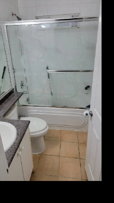 Private Bedroom for Rent – Sunny Ground-Level Suite Image# 1