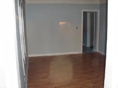 Spacious lower 3 Bedroom Apartment