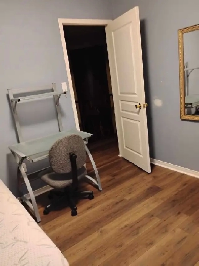 room for rent in Newmarket Image# 2