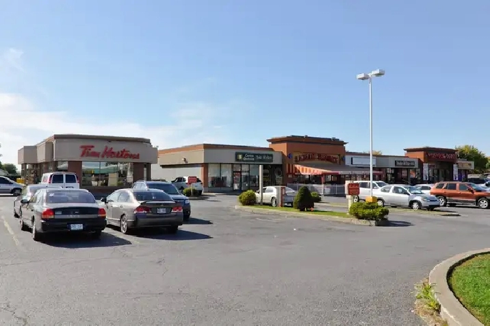 St-Jean-sur-Richelieu - Local à louer 2200 pc