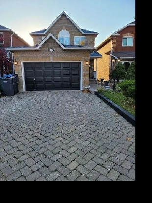 4Bed/4Bath House Up For Lease in Prime Brampton Location