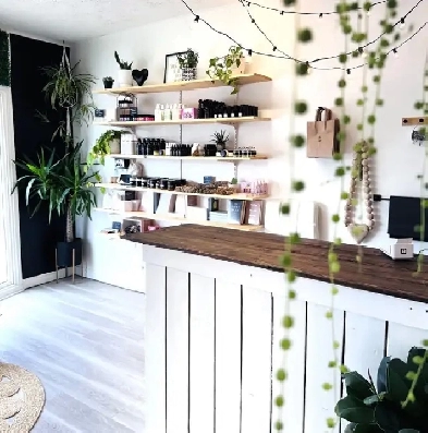 Room for rent in established clinic