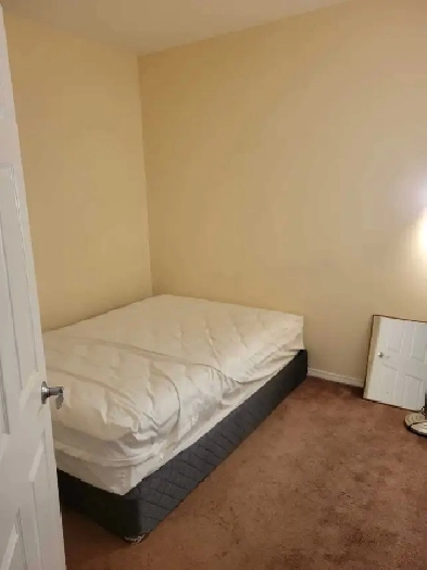 QUEEN SIZE BEDROOM Image# 1