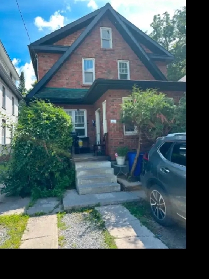 ATTN STUDENTS 3 1 Bdrm Steps To Downtown, River, Transit Image# 1