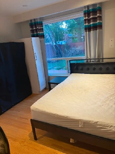 RENT A ROOM AT YONGE AND STEELES NEAR CENTER POINT MALL Image# 1