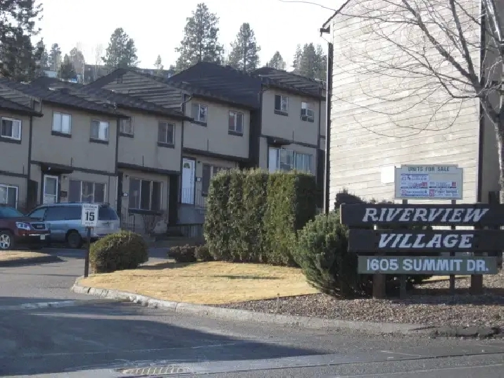 Riverview Village #84