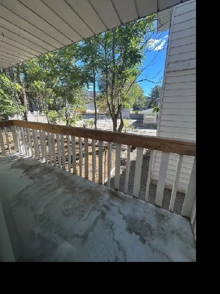 SPACIOUS – RENOVATED – PET FRIENDLY