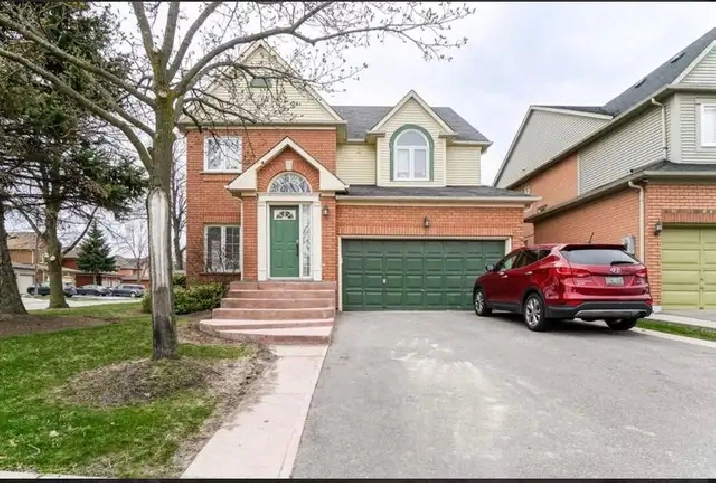 3 bedrooms Detached, Absolutely Spacious house for rent or lease