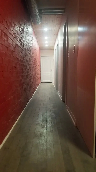 3 Bedroom, 2 Bathroom Unit for Rent on Bloor St. Image# 1