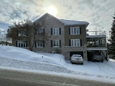 41/2 rue Gastin près du CHUS et autoroute 610 Image# 1