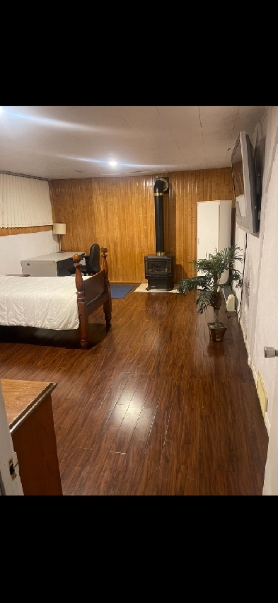 BOUCHERVILLE.- RECAMARA AMUEBLADA- CHAMBRE MEUBLÉE