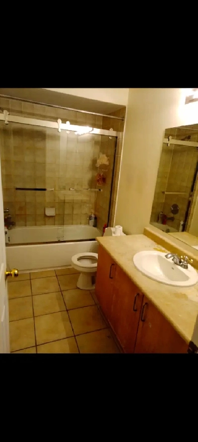 Room Minutes walk Finch west subway station, and York U campus Image# 1