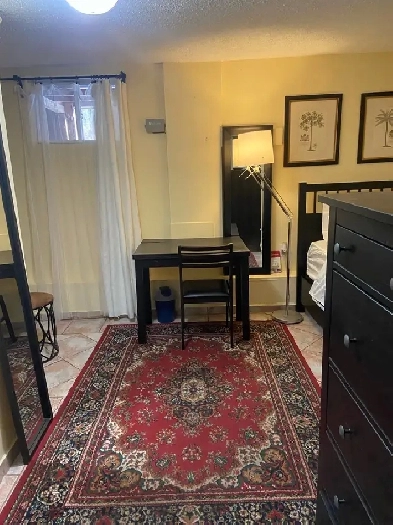 room for rent in Toronto / Annex Image# 1