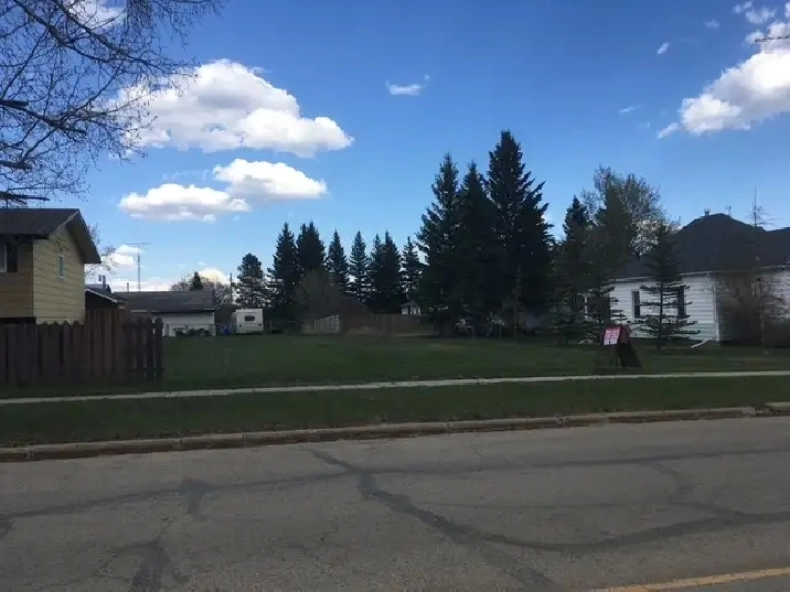 Motivated Seller Has Bare Lot For Sale Make Me An Offer