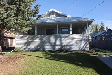 Adorable bright 3 bedroom bungalow Image# 1