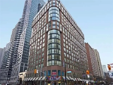 Beautiful 1 bedroom   den condo for rent at Yonge & College Image# 1