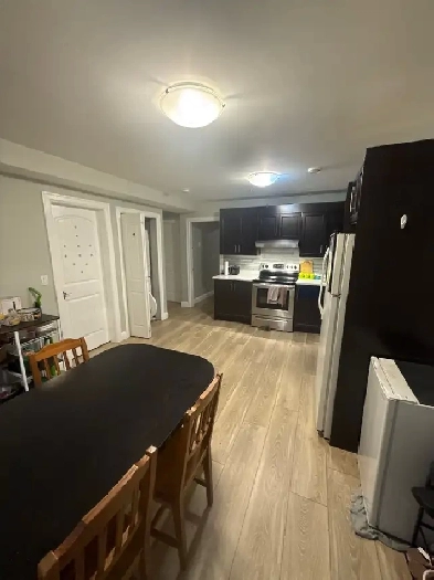 Large Master bedroom with Ensuite washroom Image# 1