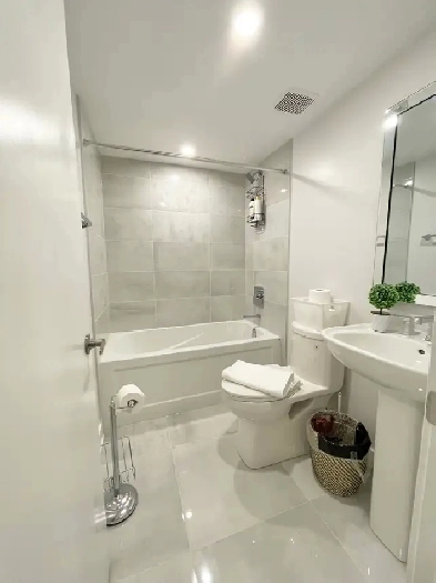 Designer Furnished 1 BR Apartment All utils, Cable, Net Incl. Image# 1