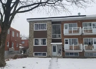 Large 2 bedroom for rent Mccarthy, Saint Laurent, QC H4R 1G3 Image# 1